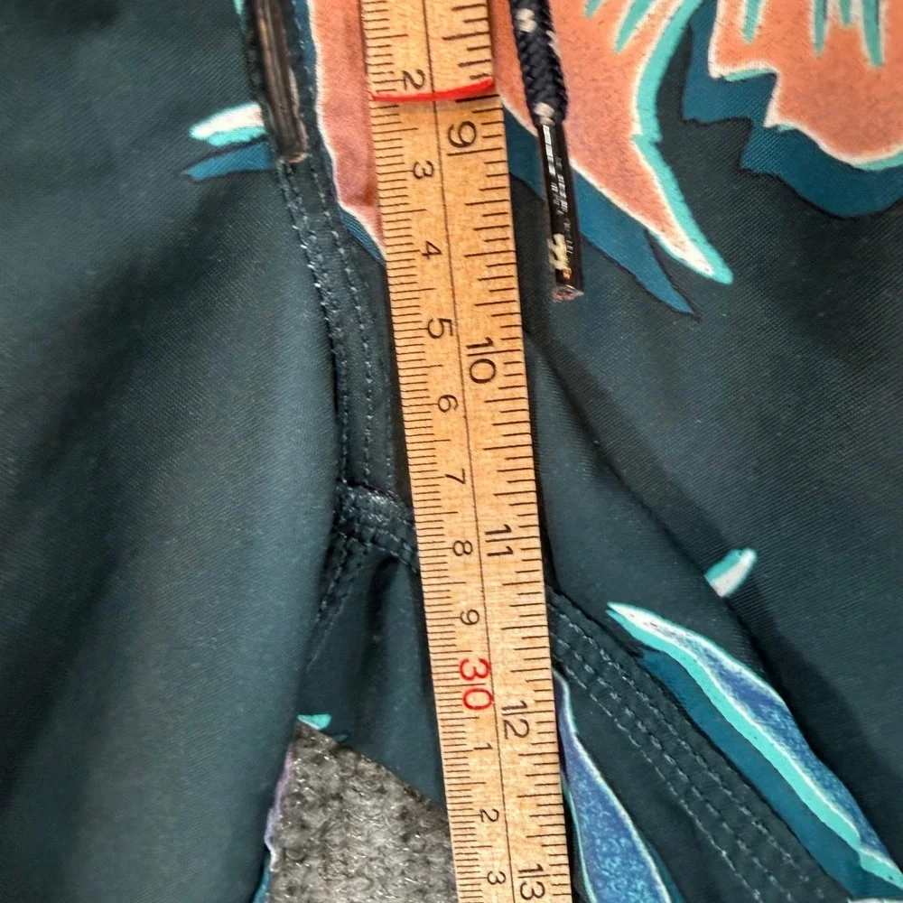 Billabong Board Shorts Men XS Teal Floral Bottle Opener Recycler Layback Trunks‎